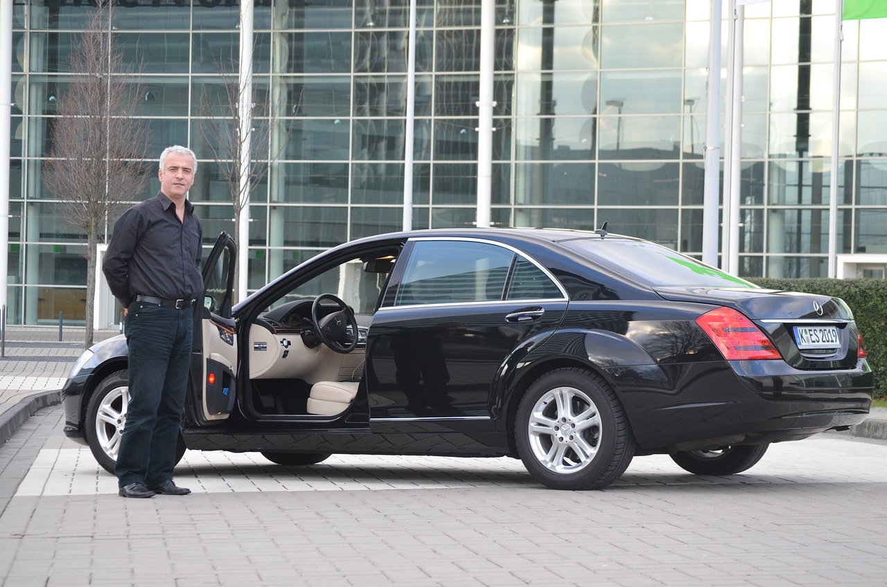 Jacksonville Airport Limo Driver Chauffeur